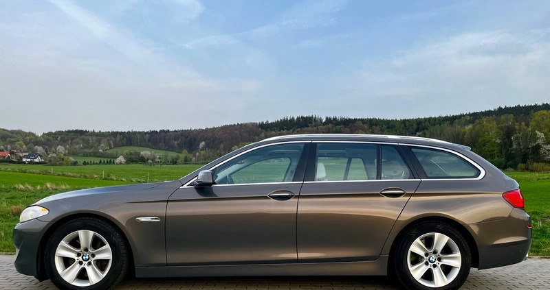 BMW Seria 5 cena 72000 przebieg: 278000, rok produkcji 2013 z Pionki małe 781